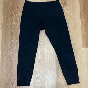 Beyond Yoga Sz Med Crop leggings